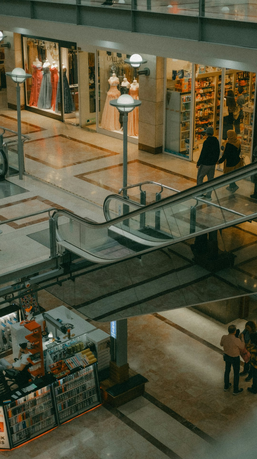 woman shopping in mall